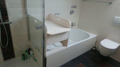 Kombination Wickeltisch Badewanne