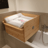 Wickelaufsatz für Badewanne mit Schublade aus Holz