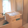 Wickelaufsatz für Badewanne mit Schublade und Ablage unten in weiß