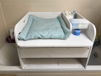 Wickeltisch in weiß für Badewanne mit Schubkasten