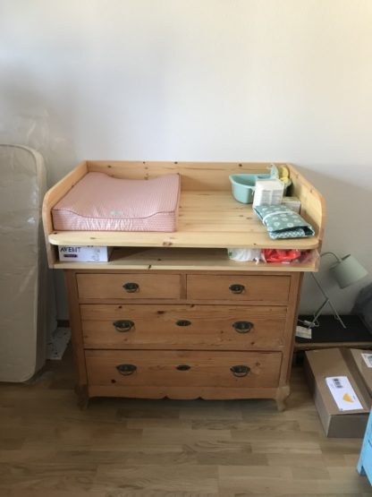 Wickelaufsatz aus Kiefernholz für eine Kommode