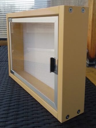 magnetischer-Griff-an-Glastuer