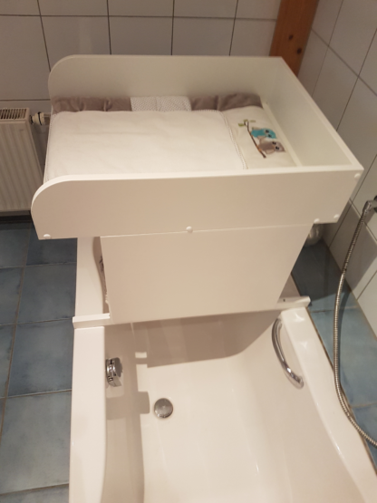 Wickeltisch universell für Badewanne